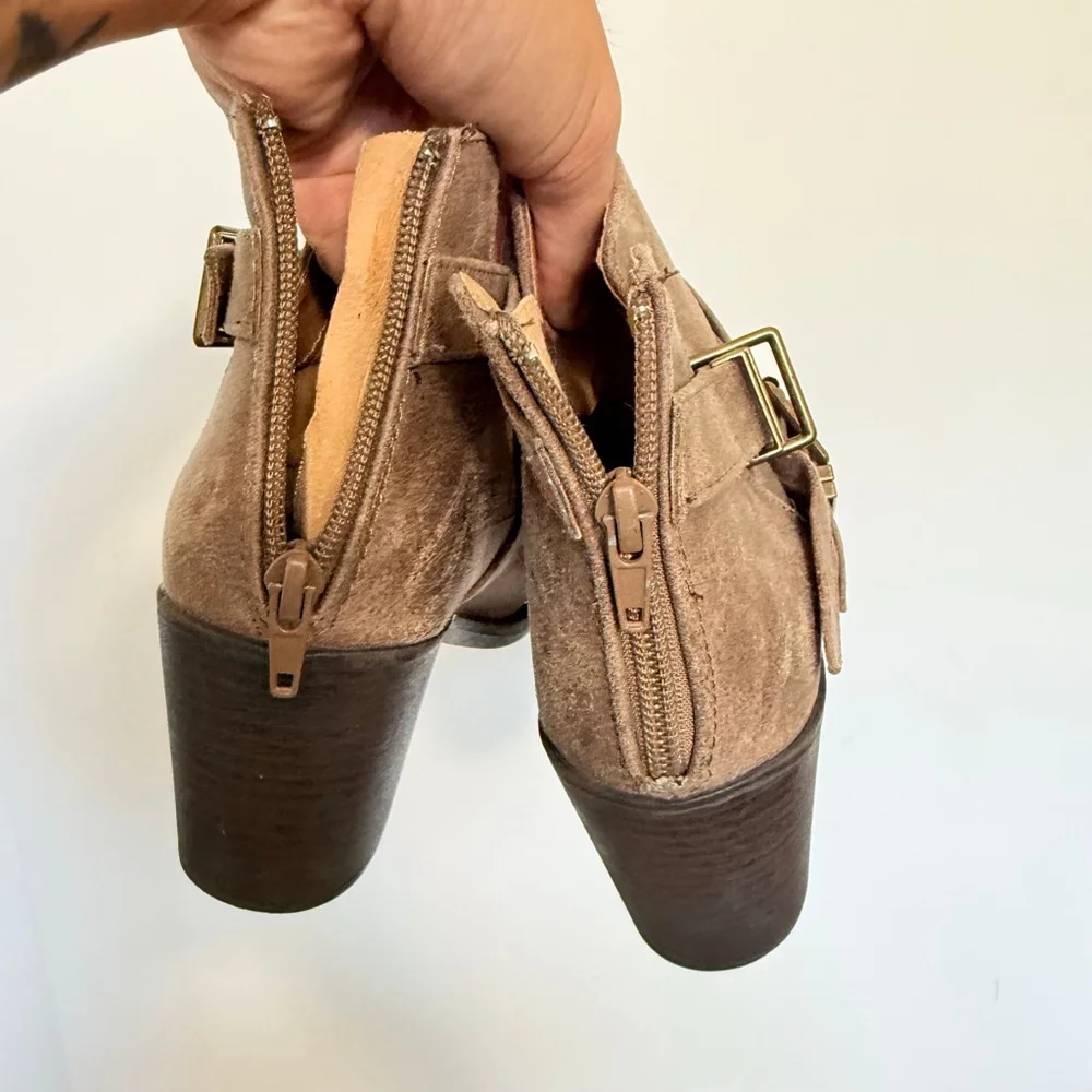 Charlotte Russe Women's Taupe Bronze Buckle Ankle Boots Booties Size 7